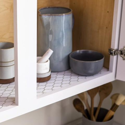 Duck Brand EasyLiner Smooth Top Shelf Liner - Non Adhesive Shelf Liner for Cabinets, Drawers, Pantry, Bathroom, Kitchen - Taupe Quatrefoil, 12 in. x 10 ft.