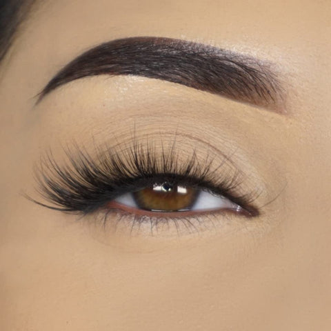 Lilly Lashes Premium Synthetic Lashes LA, Fake Eyelashes Natural Look, Full Bodied Natural Look, False Lashes, Vegan Strip Lash, Reusable Up to 10 Wears, 15mm
