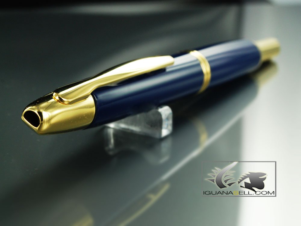 PILOT Vanishing Point Collection Refillable & Retractable Fountain Pen, Blue Barrel with Gold Accents, Blue Ink, Fine Nib (60166)