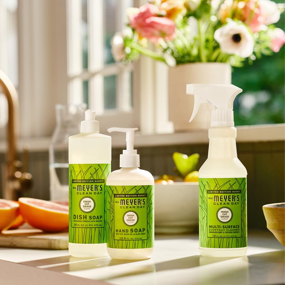 MRS. MEYER'S CLEAN DAY Multi-Surface Everyday Cleaner, Fresh Cut Grass Scent, 16 Fl Oz Bottle