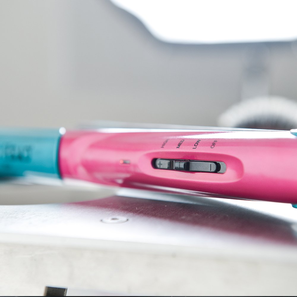 Bed Head Little Tease Hair Crimper | Small Texture, Pumped-Up Volume, & Extra Shine | Crimper Hair Tool with Tourmaline Ceramic Coating for Less Damage (1 in)