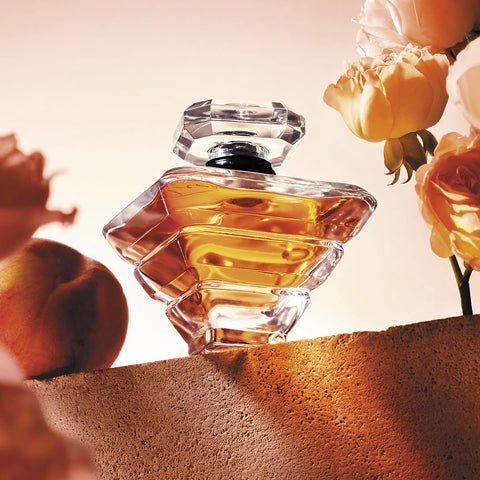 Lancôme Trésor Eau de Parfum - Long Lasting Fragrance with Notes of Rose, Lilac, Peach & Apricot Blossom - Elegant & Romantic Women's Perfume - 3.4 Fl Oz