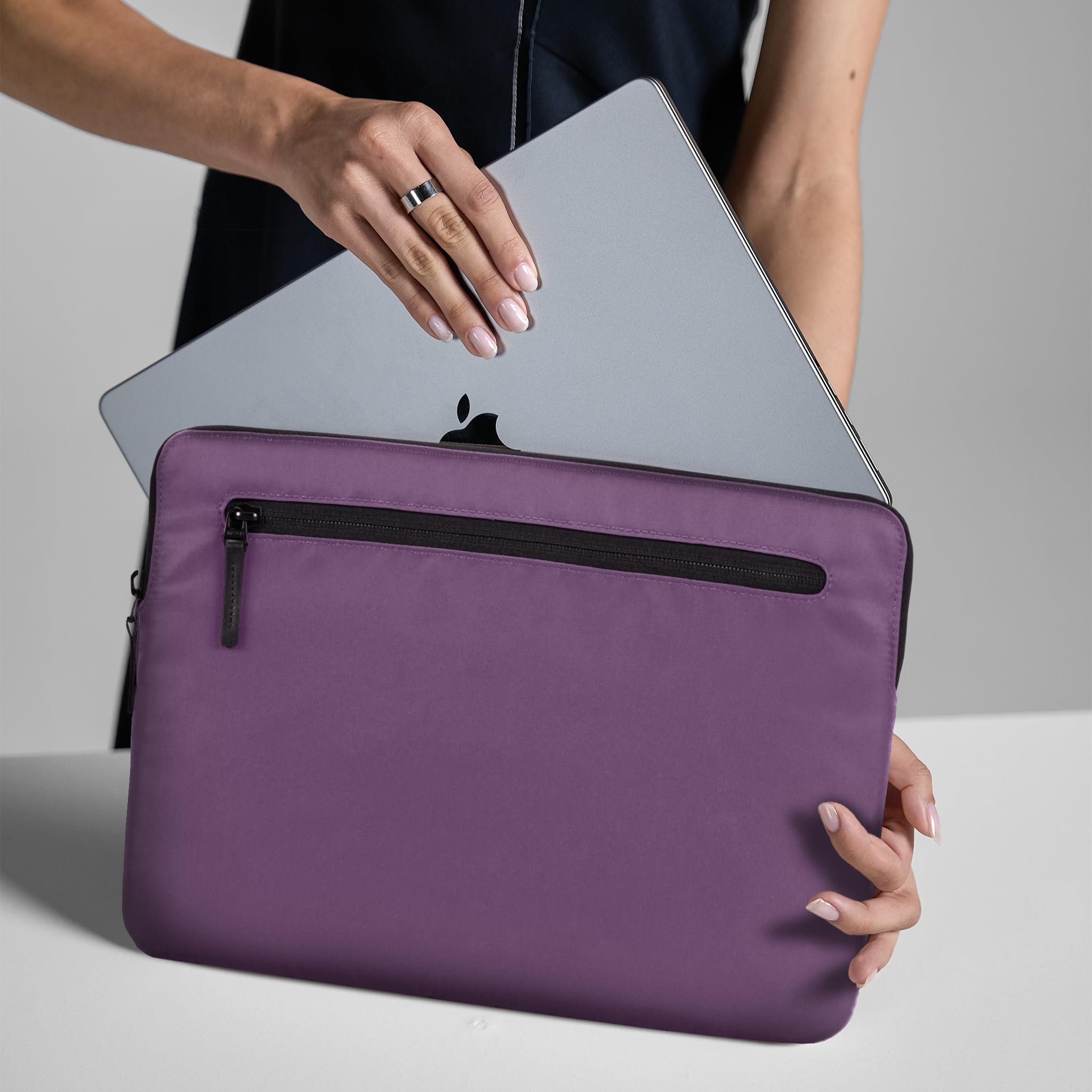 Incase Compact Laptop Sleeve with Flight Nylon - 16 Inch MacBook Pro and Laptop Case – Slim Computer Sleeve with Faux Fur Lining, Front Accessory Pocket with Zipper - Nordic Mauve