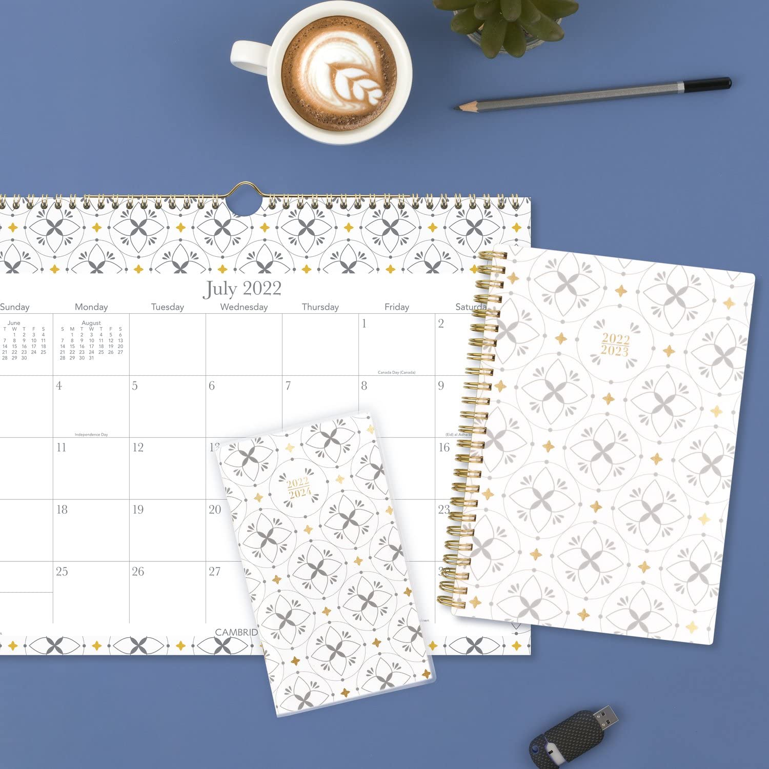 Cambridge 2022-2023 Planner, Weekly & Monthly Academic, 5-1/2" x 8-1/2", Small, Della (1618-200A)