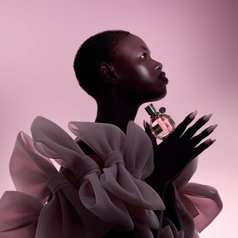 Viktor&Rolf - Flowerbomb Eau de Parfum - Women's Perfume - Floral & Woody - With Notes of Vanilla, Jasmine, & Rose - 1 Fl Oz