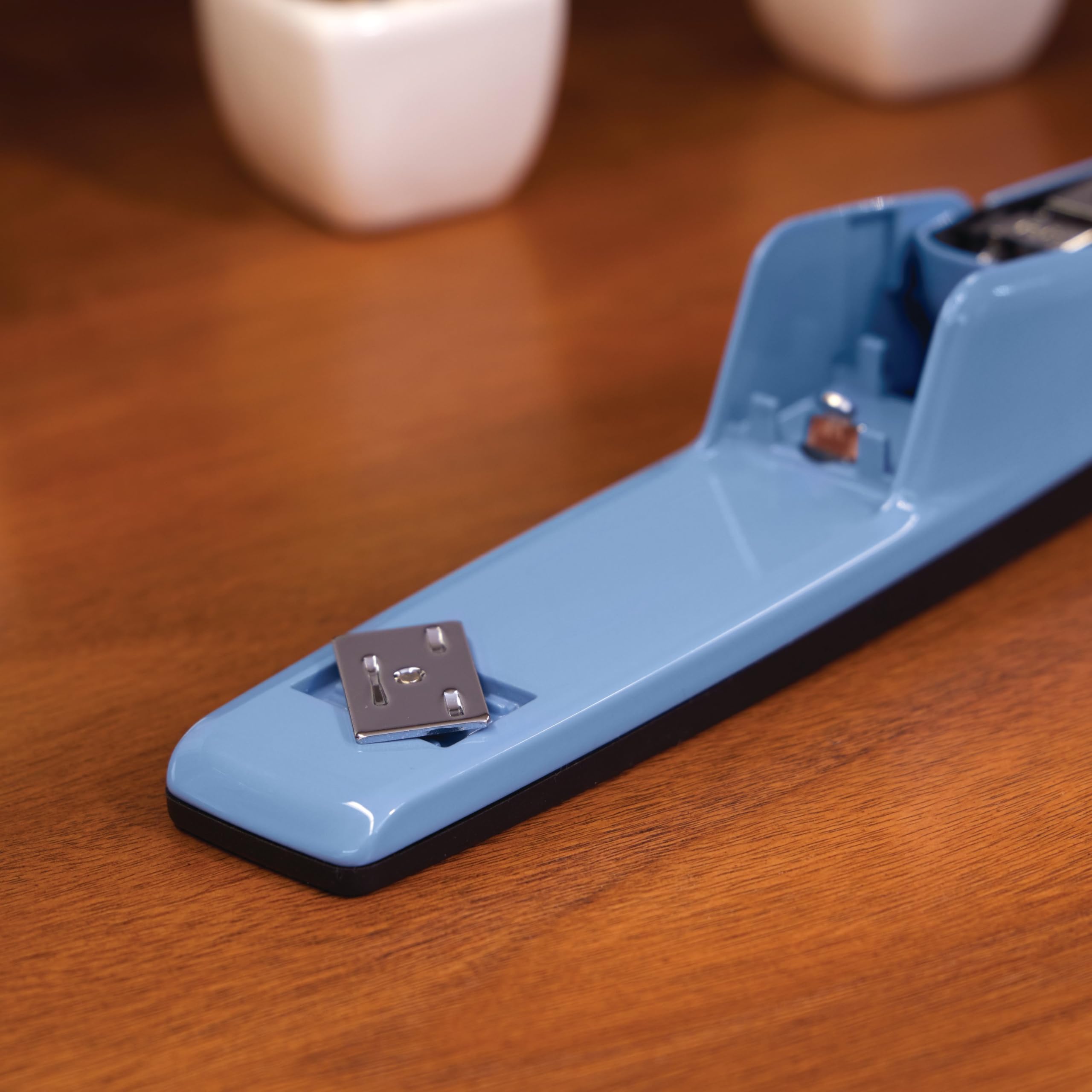 Swingline Stapler, 30 Sheet Capacity, 747 Classic Desktop Stapler, Jam Free, Metal, Sky Blue (74708)