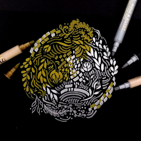 Kuretake Zig Gold and Silver pens Assortment Set, Professional Quality for Artist, Christmas Card, Brush Lettering, Illustration, Card Making, Writing, AP-Certified, Made in Japan
