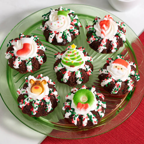 DECOPAC Christmas Fusion Mix Candy Sprinkles, 26oz, Fancy Sprinkles in Handheld Container, Festive Edible Sprinkles For Holiday Celebration Cakes, Cupcakes, Cookies and Donuts
