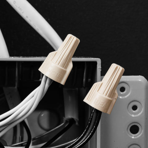 Ideal Electrical Tan Twister Electrical Wire Connectors (30-641J), Jar of 500 — Smooth Twist-On Wire Nuts for 22 to 8 AWG with Swept Wings