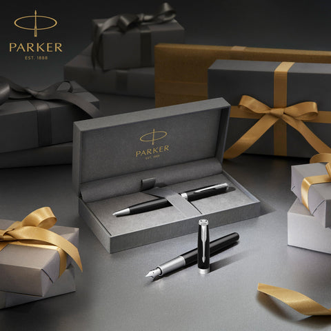 Parker Sonnet Ballpoint Pen Black Lacquer with Gold Trim Medium Point Black Ink (1931497)