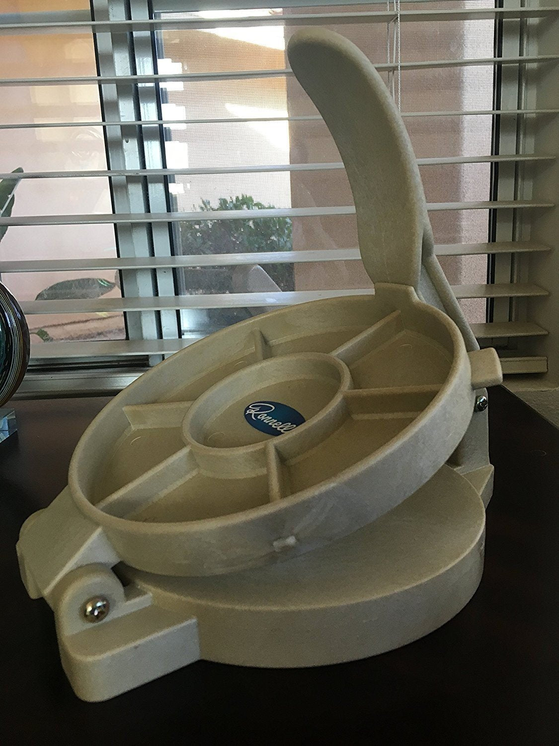 Eleganceinlife Tortilla Press 7.5" Heavy Duty Plastic Tortilla Maker Machine Made of Heavy Duty Premium Harden Plastic