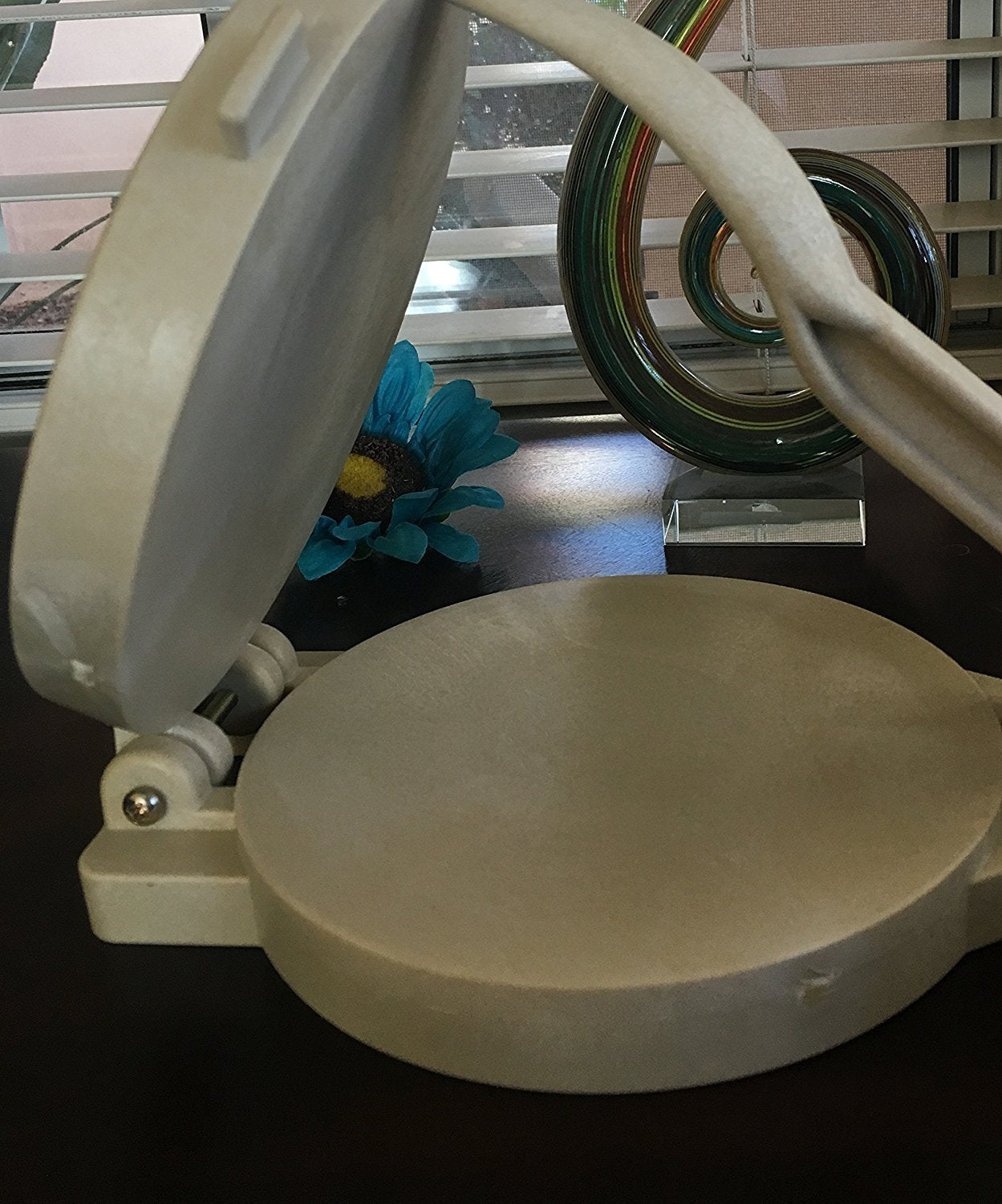 Eleganceinlife Tortilla Press 7.5" Heavy Duty Plastic Tortilla Maker Machine Made of Heavy Duty Premium Harden Plastic