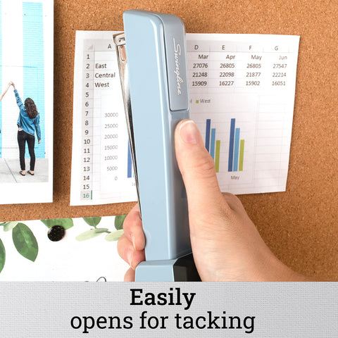 Swingline Stapler, 30 Sheet Capacity, 747 Classic Desktop Stapler, Jam Free, Metal, Sky Blue (74708)