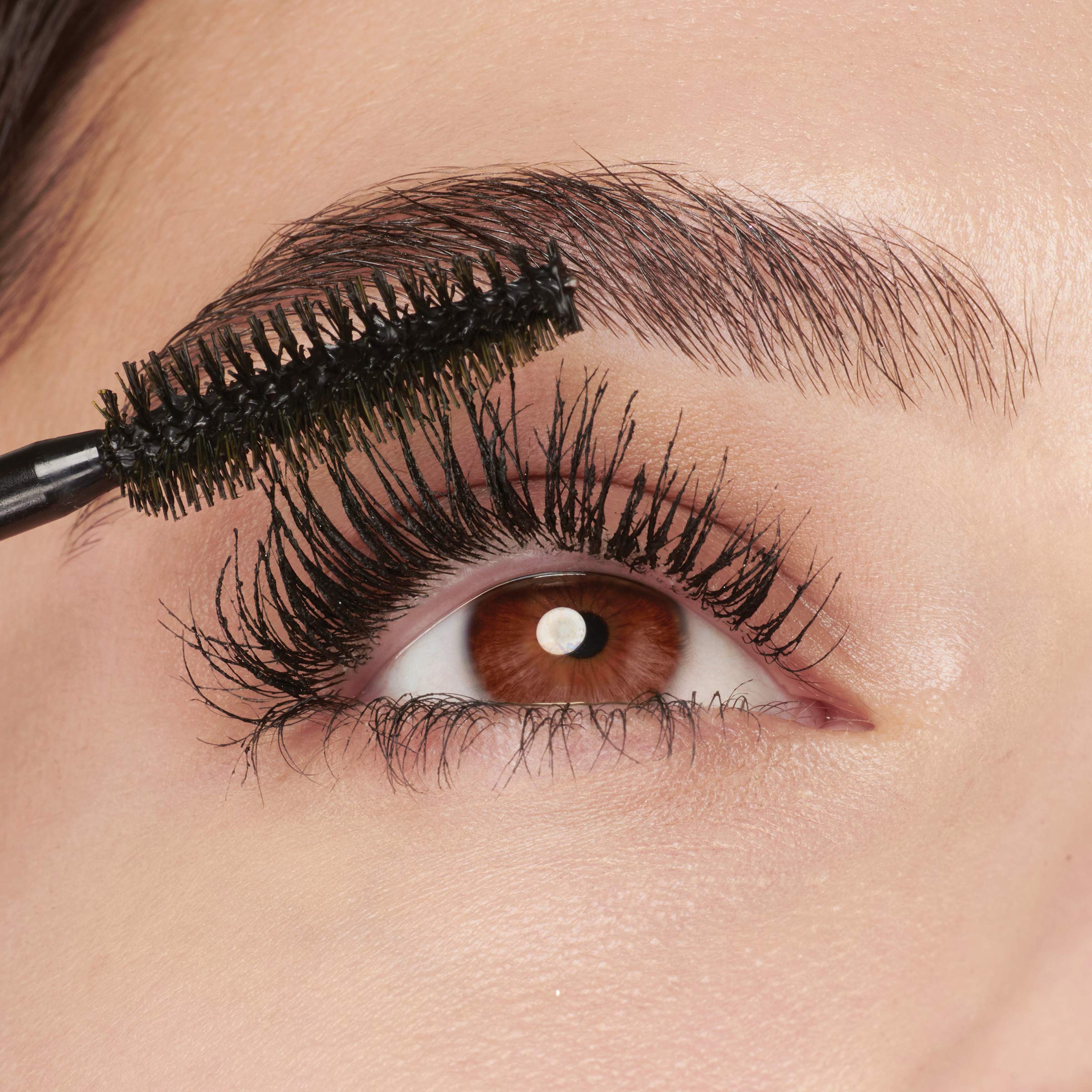 Maybelline The Colossal Volum' Express Washable Mascara (230 Glam Black) (.31oz) 9.2ml