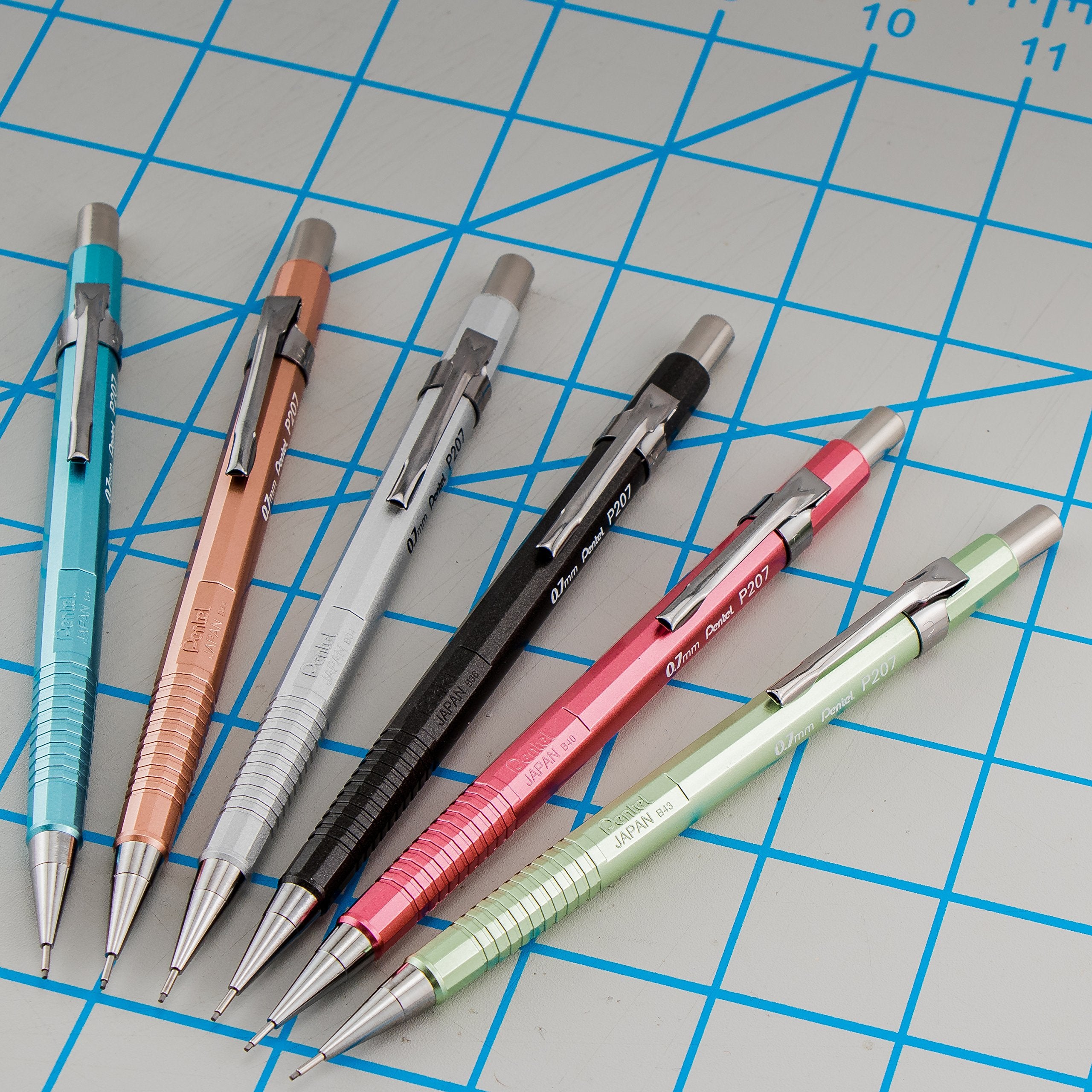 Pentel Sharp Mechanical Pencil (0.7mm) Metallic Barrels, Assorted Barrel Colors, Pack of 2 (P207MBP2M1)